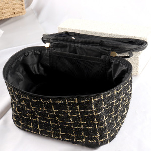Ensemble de 47 pinceaux de maquillage avec sac cosmétique tendance, pochette de voyage portable, houppette et éponge - Product Image 4