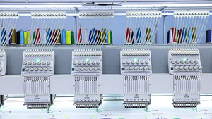 Máquina de Bordar Computarizada HEFENNG de 12 Agujas y 1200 RPM de Alta Velocidad para Bordados Exquisitos - Product Image 4