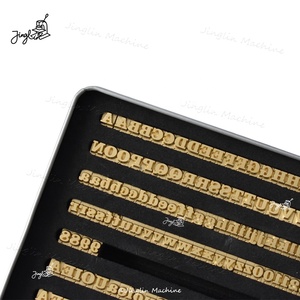 Juego completo de letras de latón intercambiables con opciones de tamaño <span class=keywords><strong>y</strong></span> fuente/mayúsculas <span class=keywords><strong>y</strong></span> minúsculas, símbolos, números - Product Image 1