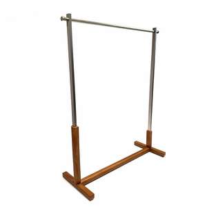 Espositore per <span class=keywords><strong>Abbigliamento</strong></span> Personalizzato in Acciaio Inox e Legno, Stand per Negozi di <span class=keywords><strong>Abbigliamento</strong></span> Femminile - Product Image 1