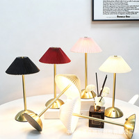 Lampe de table en métal à tissu plissé, lampe de chevet tactile rétro en métal, lampe décorative rechargeable et à brancher, double usage