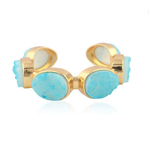 Bracelet ajustable en laiton massif plaqué or 18 carats avec agate bleu ciel et cristal druzy, manchette ouverte tendance, vente en gros - Product Image 1