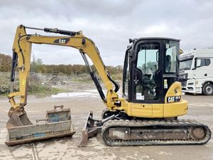 Mini-excavatrice sur chenilles d'occasion pour 305.5E, moteur japonais d'origine de 3,5 tonnes, de haute qualité, équipée, prix compétitif, en stock - Product Image 2
