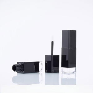 Tubes de brillant à lèvres carrés vides de 8ml Conteneur de brillant à lèvres en polypropylène en vrac Bouchon à vis Baume à lèvres torsadé avec pointe inclinée - Product Image 1