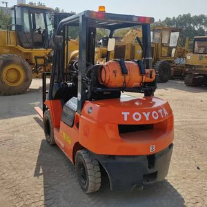 Chariot élévateur à fourche Toyota 3 tonnes d'occasion d'origine Japon, chariot élévateur à fourche Toyota 30 3 tonnes GPL essence - Product Image 5