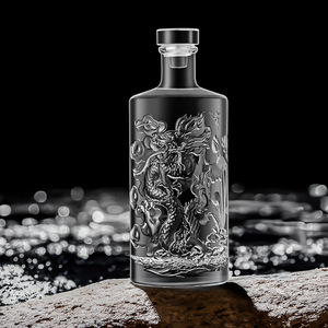 Vente en gros Bouteille distributeur vide transparente de 500ml personnalisée Bouteille de vin en verre avec dragon chinois - Product Image 1