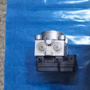 Convient pour Toyota Prado RZJ120 TRJ120 2700 4500 4700 3000 Pompe ABS - Product Image 4