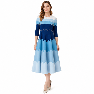 <span class=keywords><strong>Abito</strong></span> Midi da Donna Pronto per la Spedizione, Elegante Vintage con Sfumature Lavanda, Bordo Perlato e Motivo a Onde, Linea ad A, <span class=keywords><strong>Plissettato</strong></span>, per Ospiti di Matrimonio o Cocktail - Product Image 1