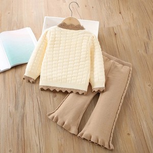 Suéter para <span class=keywords><strong>niñas</strong></span> de 3 a 14 años, conjunto de 2 piezas, cárdigan de punto con botones de corazón de conejo pequeño y pantalones acampanados elásticos para niños - Product Image 4