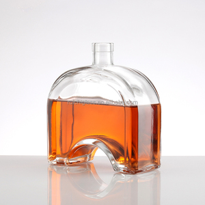 Les bouteilles de brandy de haute qualité présentent un design unique et rond en forme <span class=keywords><strong>d</strong></span>'arche et sont fabriquées en <span class=keywords><strong>verre</strong></span> cristallin de 500 ml à 700 ml. - Product Image 2