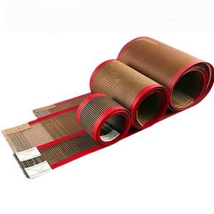 Banda de malla de plástico PP enrollable y duradera, resistente al calor, recubierta de PVC, para transportadores abiertos de fibra de vidrio en plantas. - Product Image 1