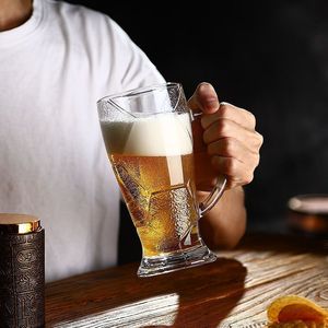 Verre à bière transparent minimaliste de 500 ml, compatible lave-vaisselle, avec design de football personnalisé, mug à bière tendance pour la maison, le bar, le pub, les fêtes - Product Image 4