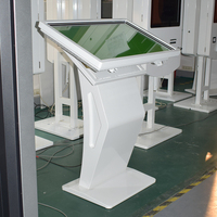 AWSTOUCH - Señalización Digital Interactiva con Pantalla Táctil y Soporte de Piso, 32 Pulgadas, 4K, 350 cd, Gabinete Metálico, Terminal de Información para Vestíbulos Gubernamentales