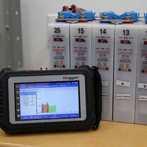 เครื่องทดสอบความต้านทานแบตเตอรี่ BITE5 สำหรับแบตเตอรี่ตะกั่ว-กรด นิกเกิลแคดเมียม และลิเธียมไอออน พร้อมการทดสอบกระแสปล่อยแบบริปเปิล/ฟลอต - Product Image 3