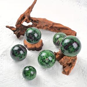 Venta al por Mayor de Bolas Decorativas Bohemias de Alta Calidad en Rojo y Verde, de 5-7cm, Pulimentadas, Únicas, para Decoración del Hogar, Regalos de Pascua y Halloween - Product Image 5