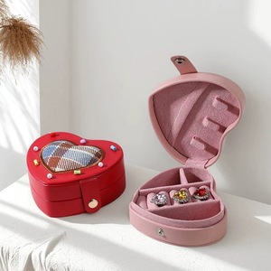 Caja de Joyería Personalizable de Alta Gama, Ecológica, de Cuero PU, en Forma de Mini Corazón, para Anillos y Aretes, Caja de Almacenamiento de Viaje, Regalo de Boda - Product Image 1