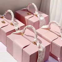 Boîte cadeau rose de luxe pour femmes avec poignée et emballage haut de gamme pour vêtements de mariée et de bébé