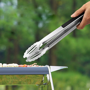 Pince de cuisine et de service en acier inoxydable de 15,35 po, verrouillable, antidérapante, à ressort, avec décapsuleur intégré, pour barbecue - Product Image 5