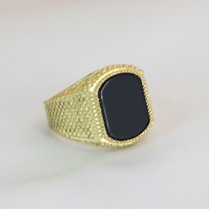 Bague géométrique pour homme en acier noir avec pierre, 12 mm, sertissage clos en or, bijou tendance, cadeau - Product Image 4