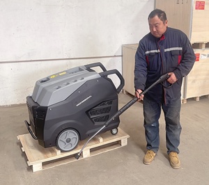 Máquina de Limpieza con Agua Caliente de 2900 psi y 15 Lpm, Equipo de Chorro de Alta Presión para Manchas de Aceite Pesado, Máquina de Limpieza de Autos con Agua Caliente - Product Image 1