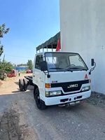 Camion JMC occasion Petit moteur diesel cargo 4x2 avec Offre Spéciale radio de climatisation Tête de camion d'occasion