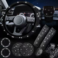 Ensemble d'accessoires de voiture populaires en cuir PU Xingyue, comprenant un couvre-volant à 3 branches scintillant, un couvre-levier de vitesse, un couvre-frein à main et un coussinet d'accoudoir.