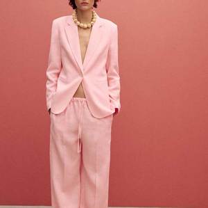 Blazer da <span class=keywords><strong>Ufficio</strong></span> per <span class=keywords><strong>Donna</strong></span> di Alta Qualità in Tessuto Pettinato Rosa Traspirante, Doppiopetto con Bottoni Decorativi, <span class=keywords><strong>Abbigliamento</strong></span> Autunnale Personalizzato - Product Image 1