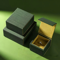 Boîte à bijoux carrée en daim, boîte à bagues, boîte à pendentifs, boîte à colliers, boîte à bracelets, emballage personnalisé avec logo