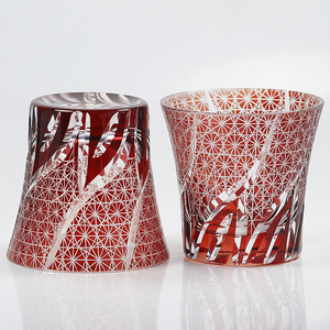 Fabrication d'usine <span class=keywords><strong>de</strong></span> haute qualité exquise sculpture <span class=keywords><strong>verre</strong></span> à <span class=keywords><strong>whisky</strong></span> consomme beaucoup d'énergie en bouteille amers pour le vin <span class=keywords><strong>de</strong></span> thé - Product Image 1
