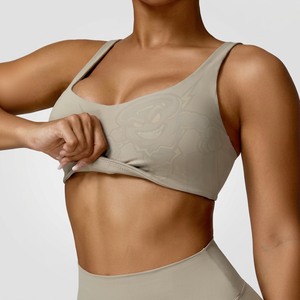 Ensemble de yoga 2 pièces noir uni pour femme, haut court dos nageur à col carré et short taille haute, respirant, sans couture, en Spandex et Polyester, pour l'entraînement - Product Image 4