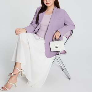 ชุดสูทผ้าทวิลสีม่วงหม่นสำหรับผู้หญิงไซส์ใหญ่ รุ่น N8235 ชุดเสื้อเบลเซอร์และกระโปรงสีพื้นทรงลำลอง - Product Image 2