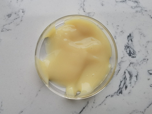 Gelée <span class=keywords><strong>royale</strong></span> pure et fraîche liquide 10-HDA 1,6%-3% à <span class=keywords><strong>prix</strong></span> compétitif, fournie par l'usine chinoise - Product Image 4