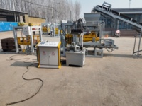 Machine automatique de fabrication de blocs de béton emboîtables, machine de production de briques de sable pour la construction avec pompe, moule et composants essentiels