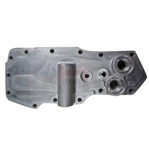 Pièces d'excavateur, moteur 6D102, PC200-7, couvercle du refroidisseur d'huile, 6735-61-2220 - Product Image 1