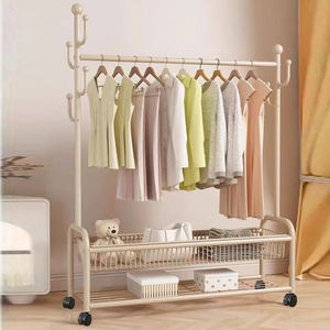 Estante Metálico Económico con Ruedas, Perchero para Niños, Perchero Dorado con Estante para Ropa - Product Image 1