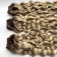 # Extensions de cheveux humains bruts bouclés 4/613, cuticules alignées, 100% cheveux humains bruts, bouclés Fumi, bouclés rebondissants, longueur étirée 26-36 pouces
