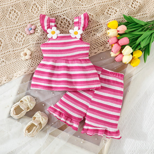 Ensemble décontracté deux pièces style doux pour bébé 2026 : Haut rayé et <span class=keywords><strong>short</strong></span> en dentelle avec bretelles - Product Image 3