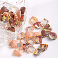 Nouvelles tendances automne-hiver : Strass Maillard Caramel pour nail art, motifs pointus, cœurs, carrés et irréguliers