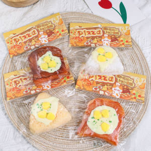 Jouets sensoriels anti-stress souples et moelleux en TPR, mignons, faits à la main, en forme de pain, de sushi, de boule de riz, de bisque, à rebond lent, triangulaires - Product Image 2