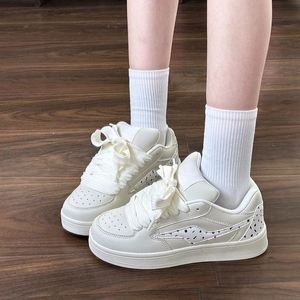 Chaussures de sport décontractées unisexes, style Hong Kong tendance automne-été 2026, baskets blanches à semelle épaisse pour étudiants - Product Image 4
