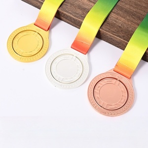 Medallas de Premio de Metal Personalizadas en Acabado Dorado, Plateado, Oro Rosa y Cinta Roja, Blanca y Azul para Reconocimiento en Eventos Deportivos - Product Image 2