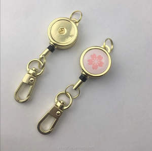 Porte-<span class=keywords><strong>badge</strong></span> rétractable avec logo époxy en plastique pour les soins infirmiers Bobine d'insigne de <span class=keywords><strong>cordon</strong></span> en acier rétractable - Product Image 4