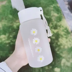 2023 450ml Daisy BPA Free Outdoor Sports Water Mug Estudante Caneca Caneca Portátil garrafa de água com Corda