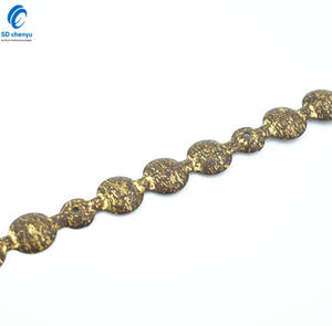 Vente en gros de bandes métalliques de rembourrage fantaisie moucheté vieil or de 11mm <span class=keywords><strong>pour</strong></span> meubles - Product Image 2