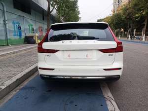 Voitures d'<span class=keywords><strong>occasion</strong></span> V-o-l-v-o <span class=keywords><strong>V60</strong></span> 2024 B5 Momentum Luxury Edition - Product Image 6