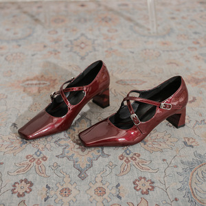 Zapatos de Tacón Alto de Moda con Correa en T y Hebilla, de Charol Plateado, con Punta Cuadrada y Tacón de Bloque, Estilo Mary Jane - Product Image 4