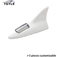 Antenne de voiture universelle en plastique à LED, type aileron de requin, à énergie solaire, pour signal radio, antenne de toit, avertissement de sécurité routière
