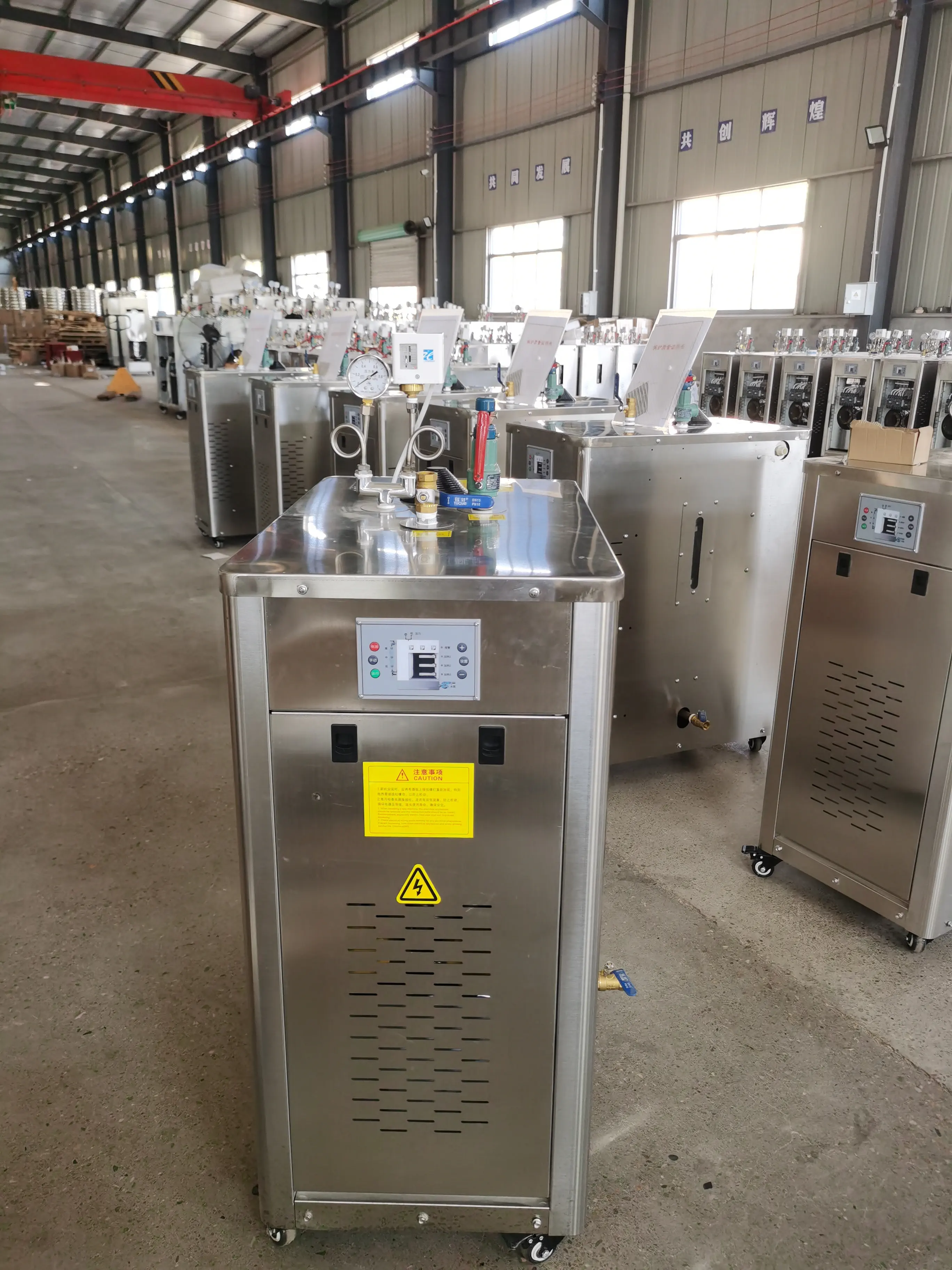 Générateur de vapeur électrique 6KW 9kw meilleure fabrication industrielle fournie économie d'énergie mini chaudière à vapeur électrique verticale chinoise