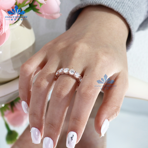 アイシングアウトダイヤモンド女性用リング0.5CT Moissaniteダイヤモンド925シルバーメッキローズゴールド婚約指輪ギフト用 - Product Image 4