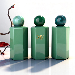 Flacon <span class=keywords><strong>de</strong></span> <span class=keywords><strong>parfum</strong></span> <span class=keywords><strong>vide</strong></span> <span class=keywords><strong>de</strong></span> luxe en verre hexagonal vert <span class=keywords><strong>de</strong></span> haute qualité <span class=keywords><strong>de</strong></span> 100 ml avec bouchon à bille en résine, pour emballage en boîte - Product Image 2